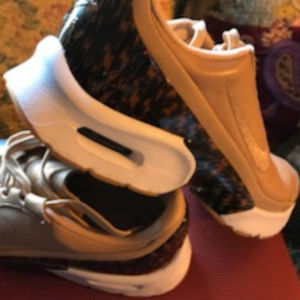 NEW  Nike Leather Sneakers